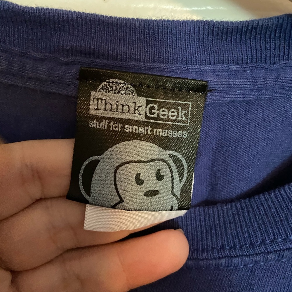 ThinkGeek Big Bang Theory Tshirt - Picture 2 of 4